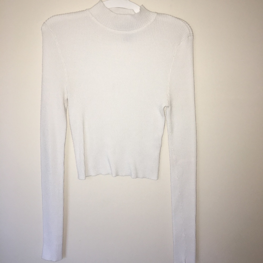 White turtleneck long sleeve sweater Forever21